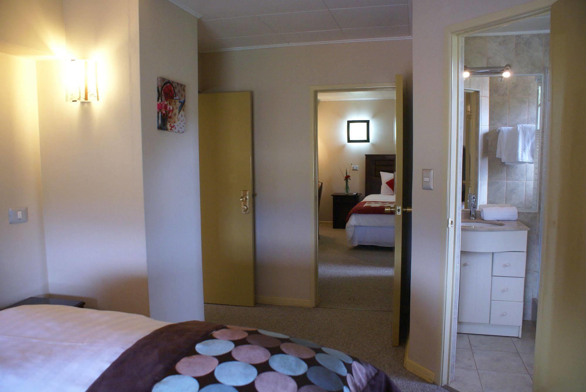 Hotel Baviera Parral Kültér fotó